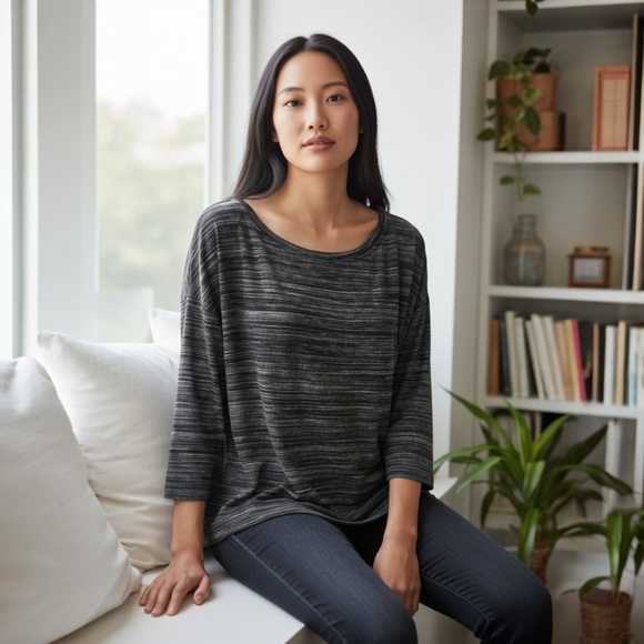 WHBM 3Q Drop Shoulder Tee Size Large - Picture 1 of 10